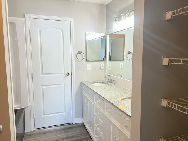 Building Photo - 6820 Axtel Dr