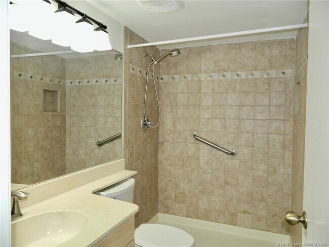Building Photo - 2506 SE Anchorage Cove