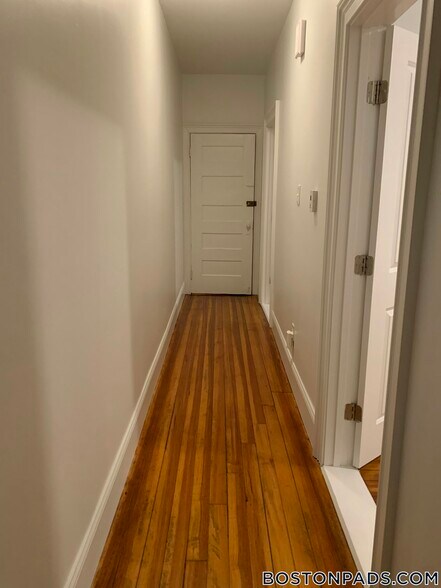 Building Photo - 122 Columbia St