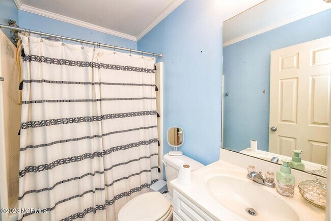 Building Photo - July special!!  Move in before August 1 an...