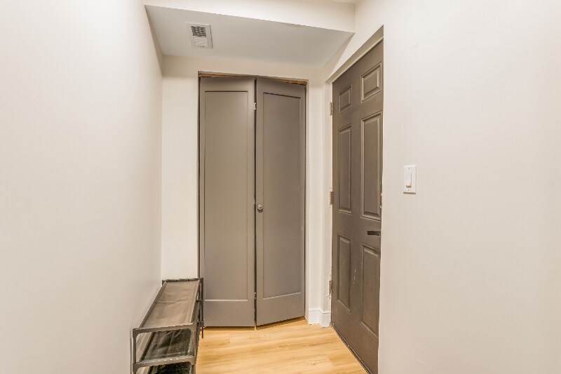 Building Photo - 1704 N Springfield Ave