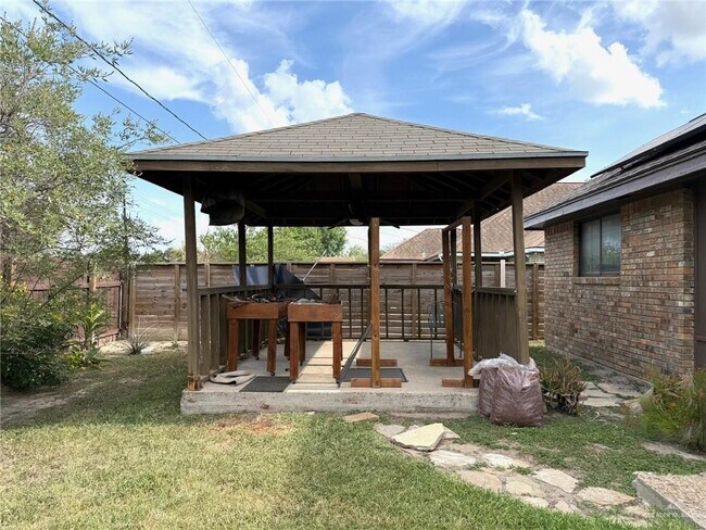 Building Photo - 6016 N 29th Ln