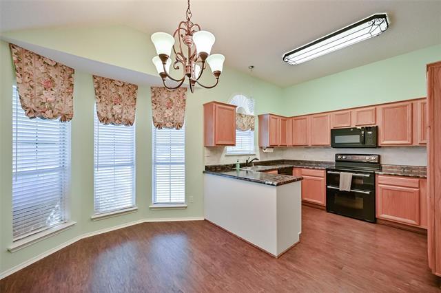 Building Photo - 907 Clear Creek Dr