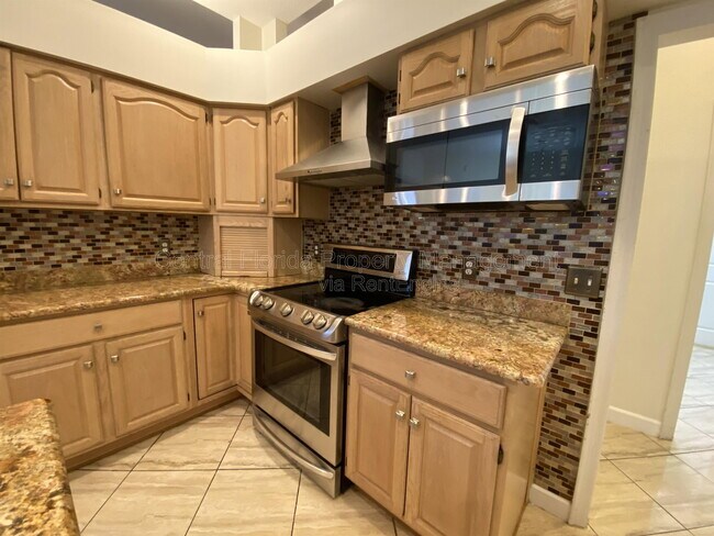 Building Photo - 5614 Craindale Dr