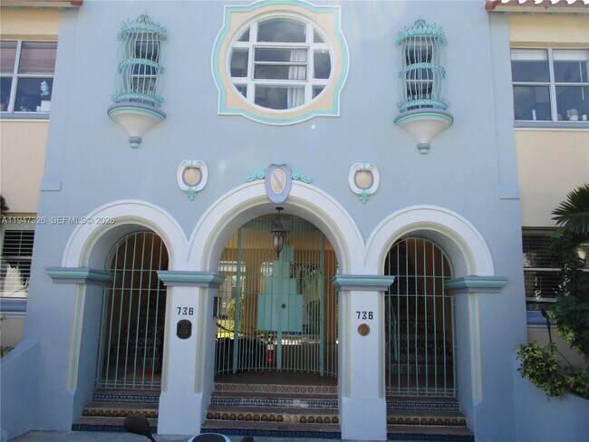 Building Photo - 736 13th St