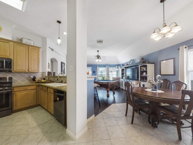 Building Photo - 5718 Indigo Trails Dr