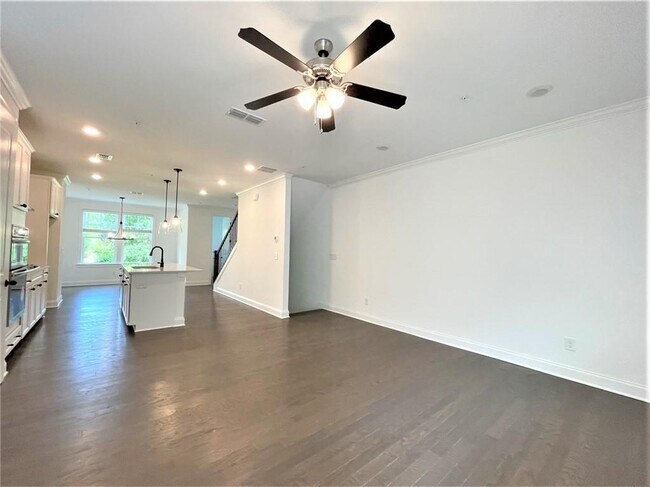 Building Photo - 6523 Beacon Dr