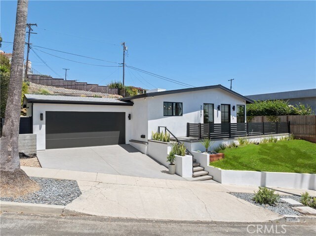 Building Photo - 2200 Mantis Ave