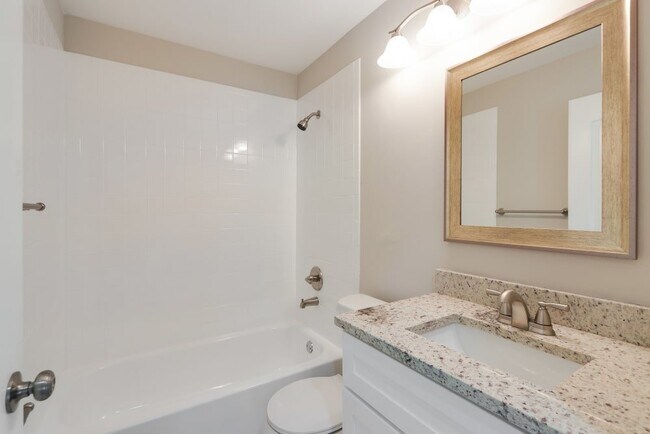 Building Photo - 1056 Malletwood Dr