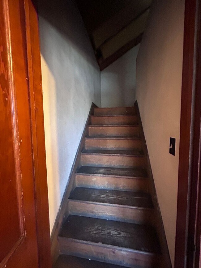 Building Photo - 2 Blocks from Grandin Village - Immaculate...