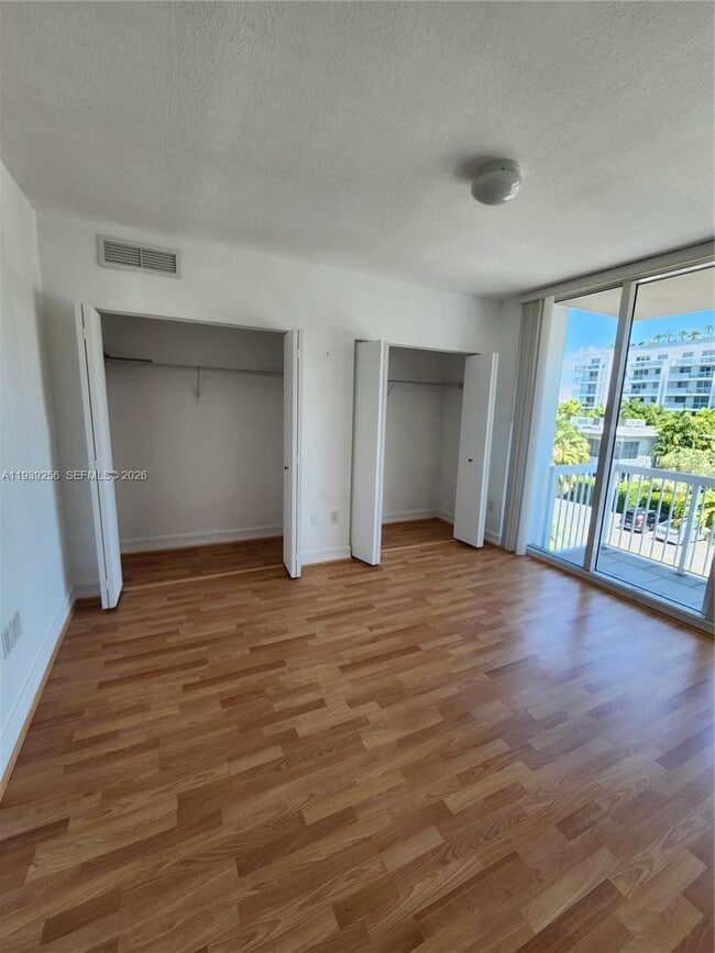 Building Photo - 1080 99th St