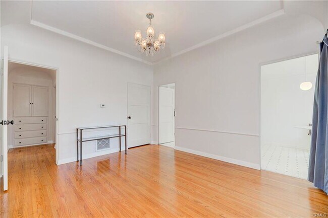 Building Photo - 2376 Selby Ave