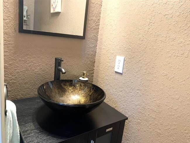 Building Photo - 75 N Misty Canyon Pl