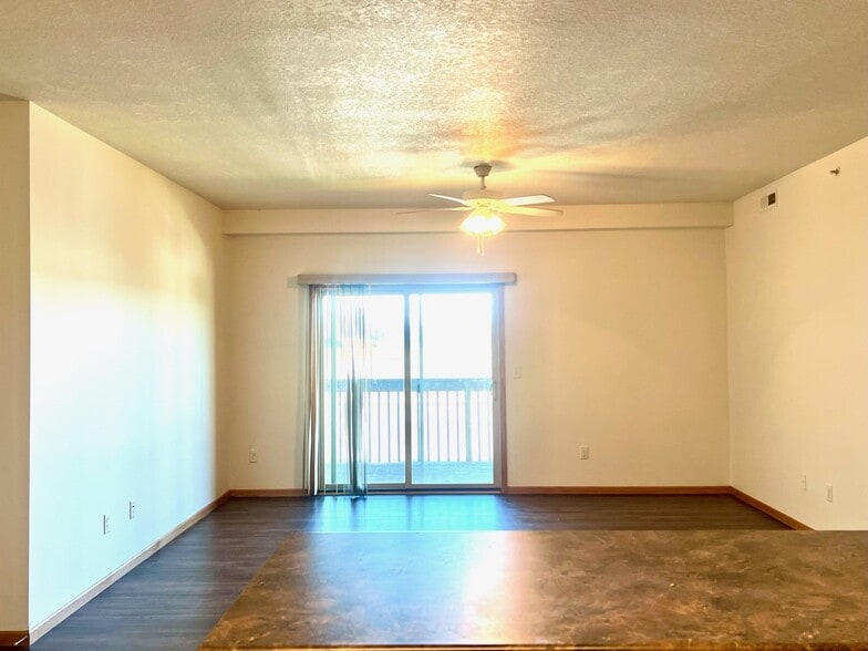 Living Room - 130 Oakridge Ave