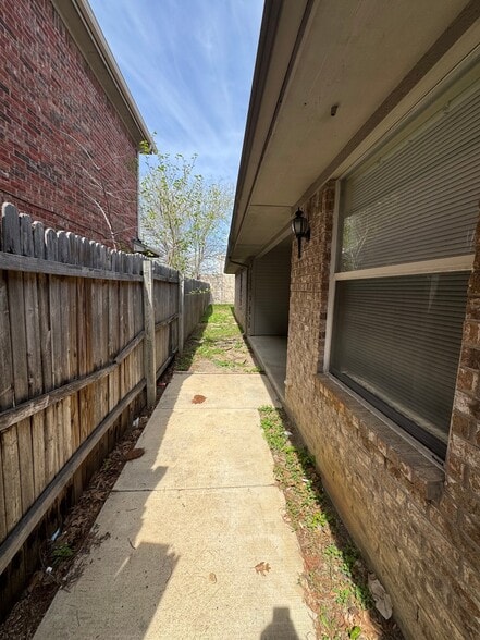 Building Photo - 5801 Swords Dr