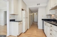 Building Photo - 2772 Knollside Ln