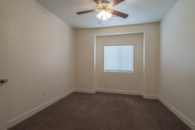 Building Photo - Small Dog Friendly Home With RV Parking