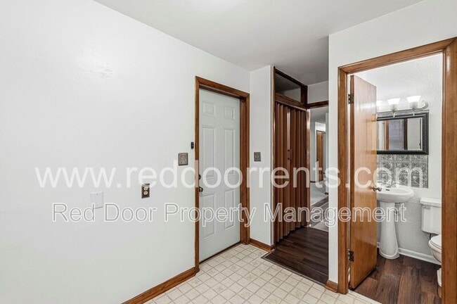 Building Photo - 1839 Fowler St