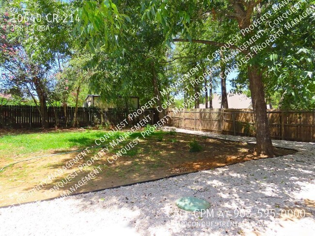 Building Photo - Updated 3 Bedroom, 2 Bath Home w/Fenced Yard!