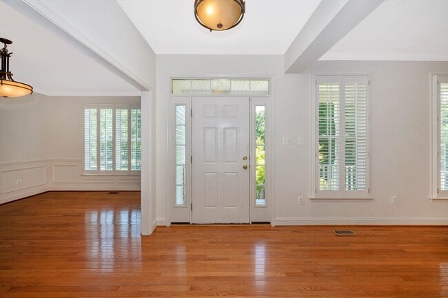 Building Photo - *Open House* 6/20 12-1 PM *