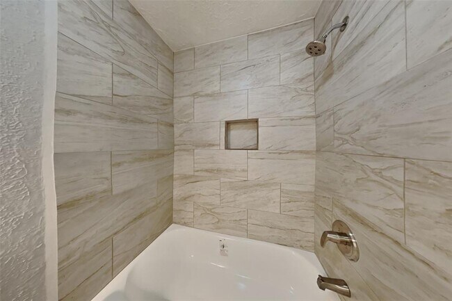 Building Photo - 7743 High Village Dr
