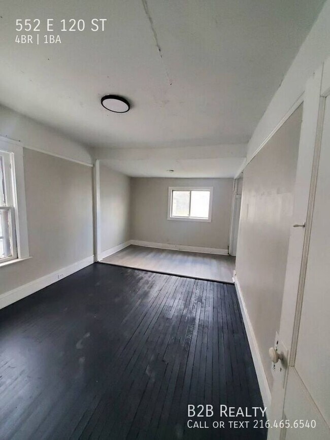 Building Photo - 552 E 120th St