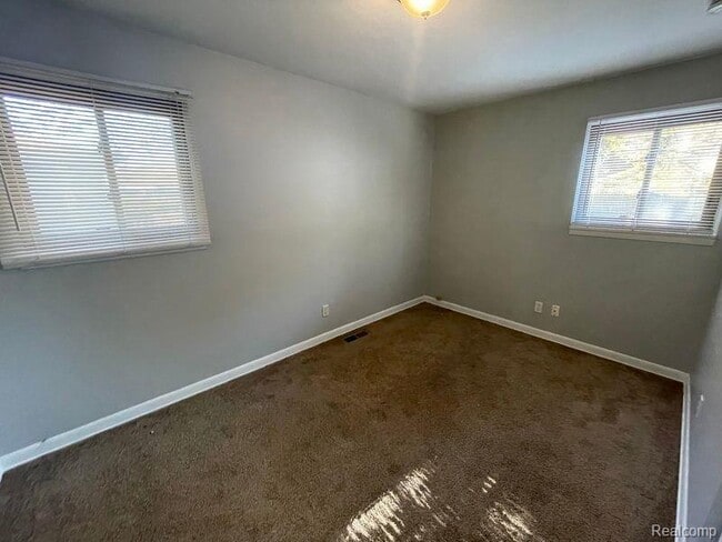 Building Photo - 59 W Harwood Ave