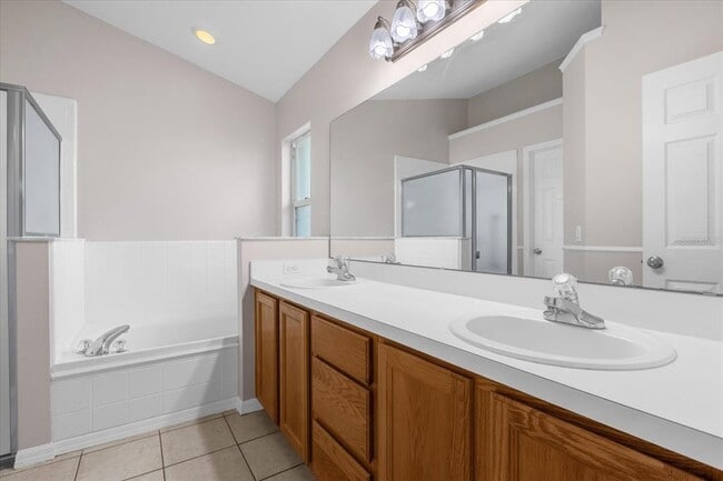 Building Photo - 13555 Briarmoor Ct