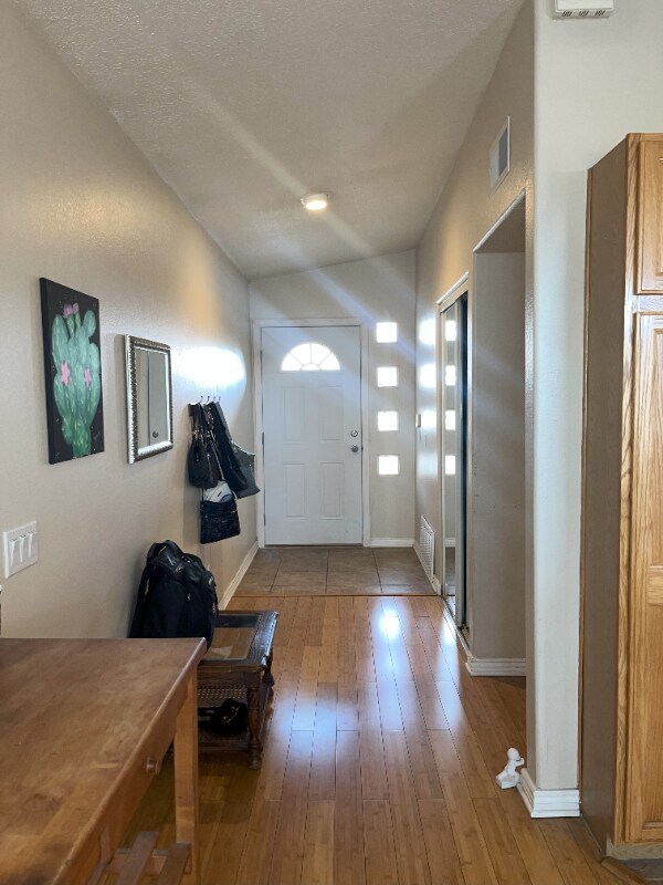 Building Photo - 5604 Del Oeste Rd