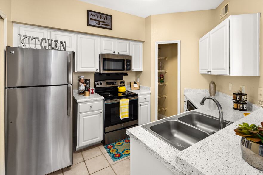 Kitchen - Westbury at Lake Brandon