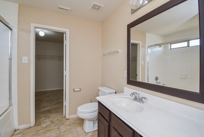Building Photo - 15426 Lynford Crest Dr