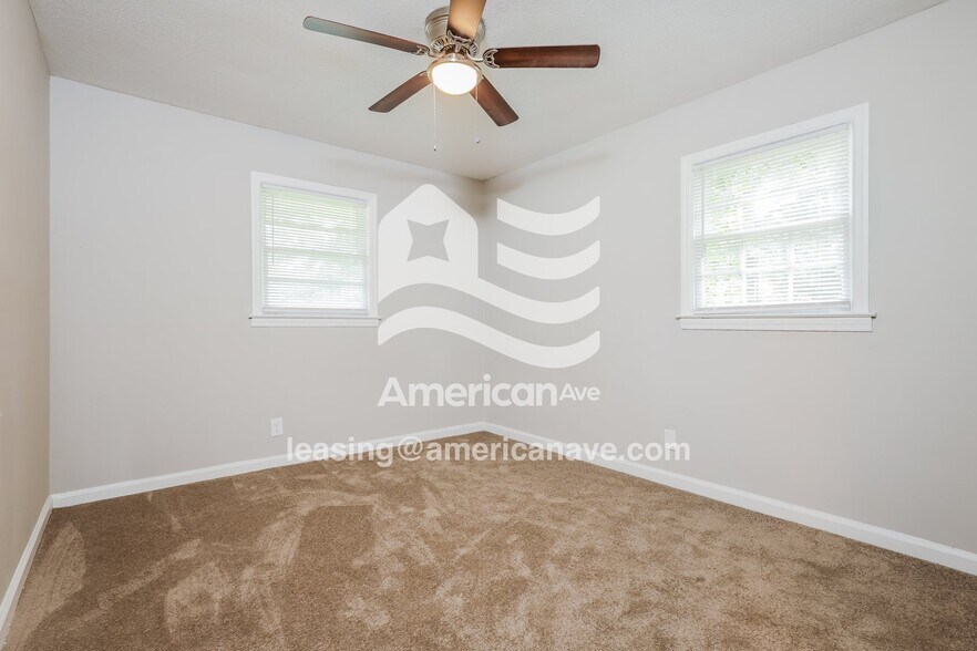 Building Photo - 2018 Wellborn Dr