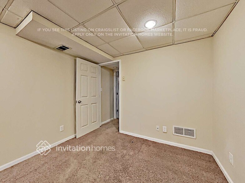 Building Photo - 131 Bentridge Ct