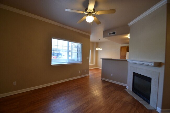 Building Photo - 6924 Ash Creek Heights