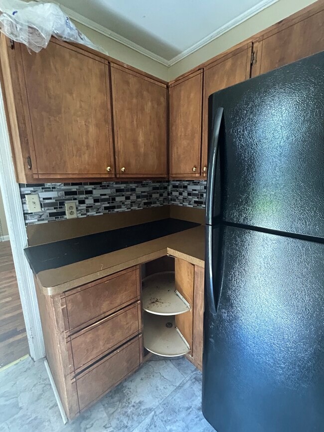 Building Photo - OnPointe Hinton Rentals (503)