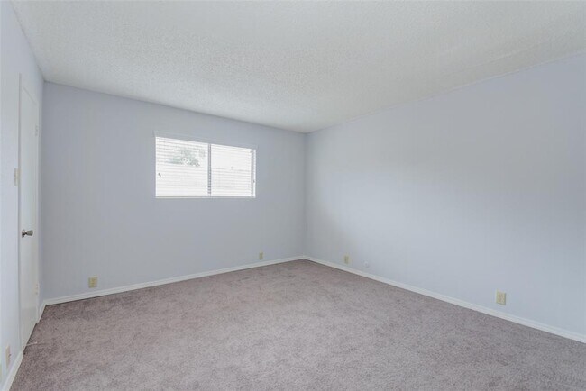 Building Photo - 8102 Amelia Rd