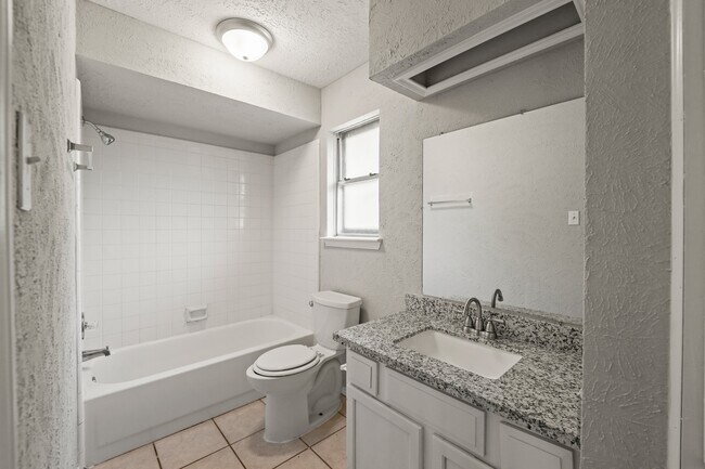 Building Photo - 22714 Powell House Ln