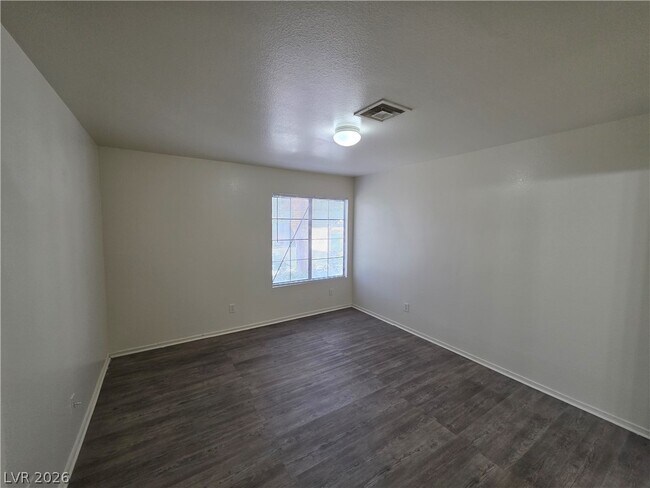 Building Photo - 4865 S Torrey Pines Dr