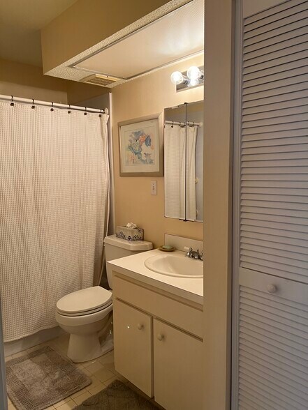 Building Photo - 2772 Woodgate Ln
