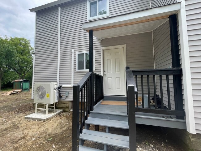Building Photo - Modern, Fully Renovated Two-Story Apartment – $1,850/month | Pittsfield, MA