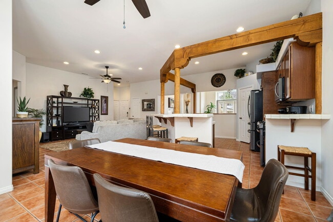 Building Photo - 53845 Avenida Alvarado