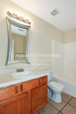 Building Photo - 4152 Park Chase Dr