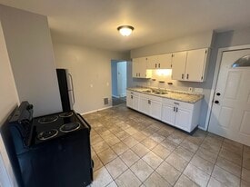 Building Photo - 15 Thorpe St