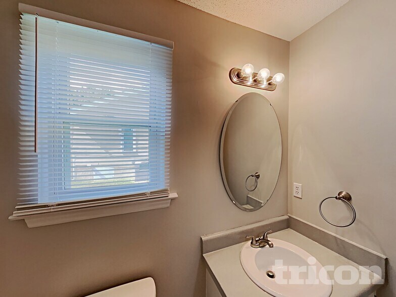 Building Photo - 3520 Lytham Pl