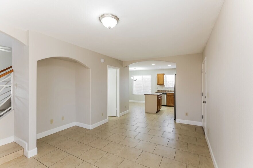 Building Photo - 1220 E Hearne Way