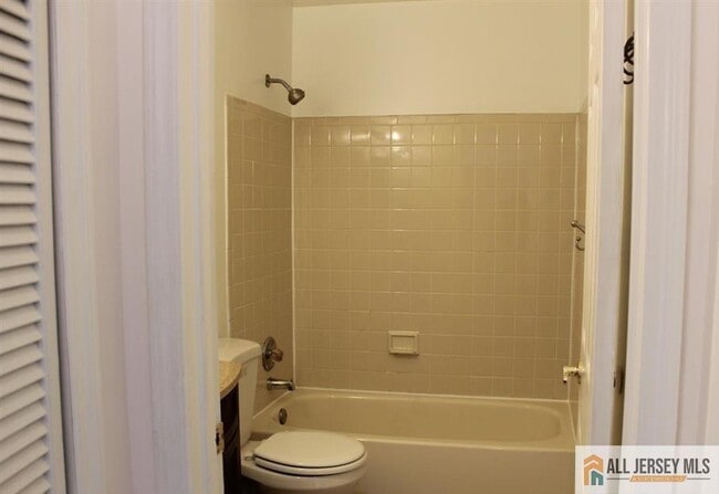 Building Photo - 49 Tanglewood Ct