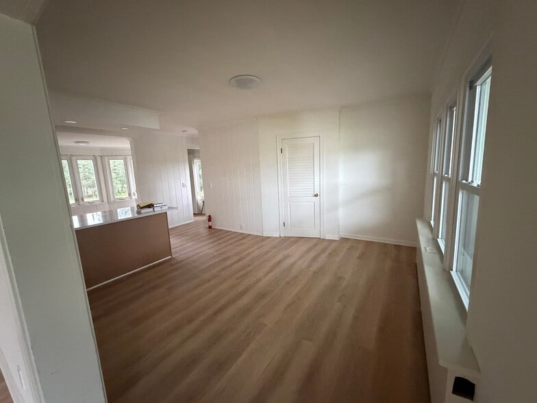 Dining Area - 382 Pleasant Ave