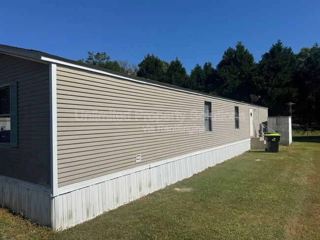 Building Photo - 9499 Wendi Dr NE