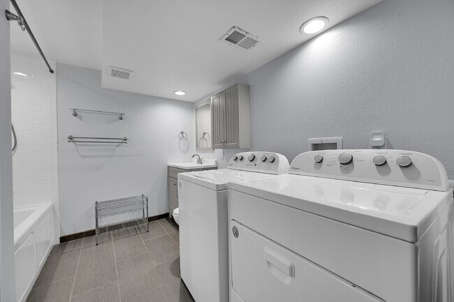 Building Photo - $2,995.00, stunning 4-bedroom, 3.5-bathroo...