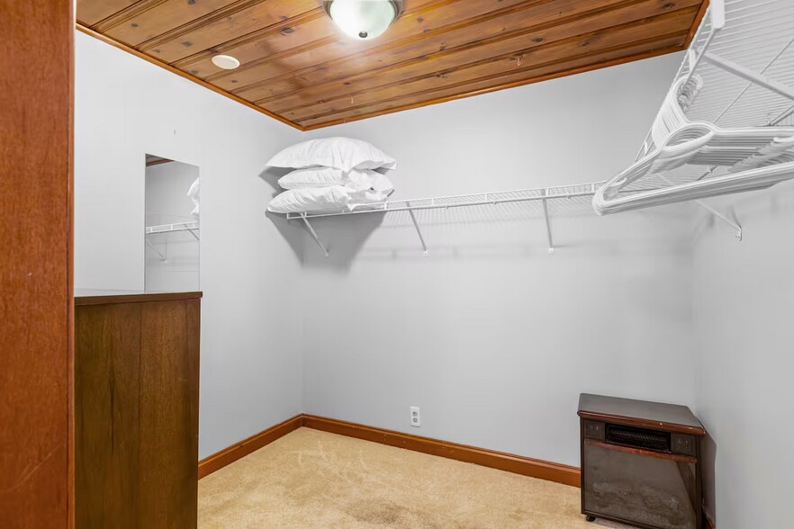 Building Photo - 5638 Botanical Ave